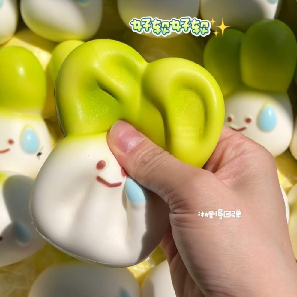 小红书爆款夏日清心慢回弹厚实湿软慢回弹解压发泄捏捏玩具潮玩减压玩具解压面包详情5
