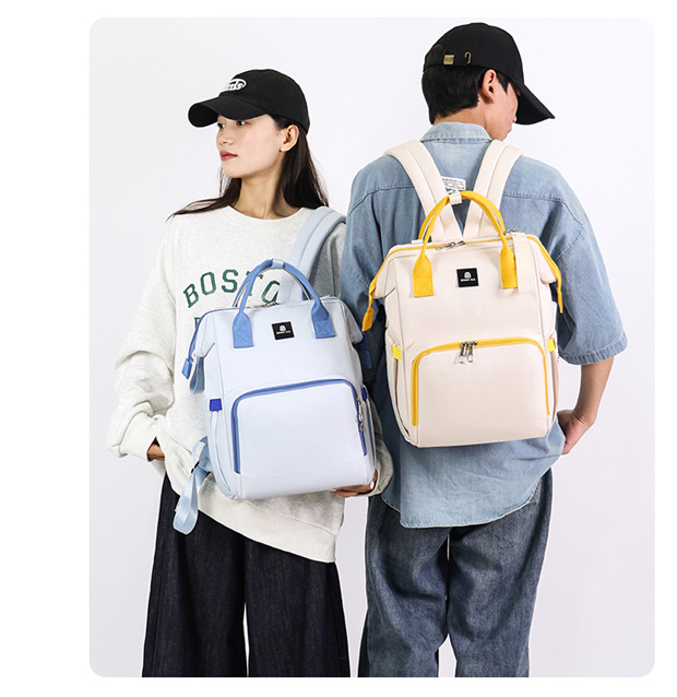 新款妈咪包多功能轻便百搭双肩包带娃外出大容量母婴包孕妈待产包详情38