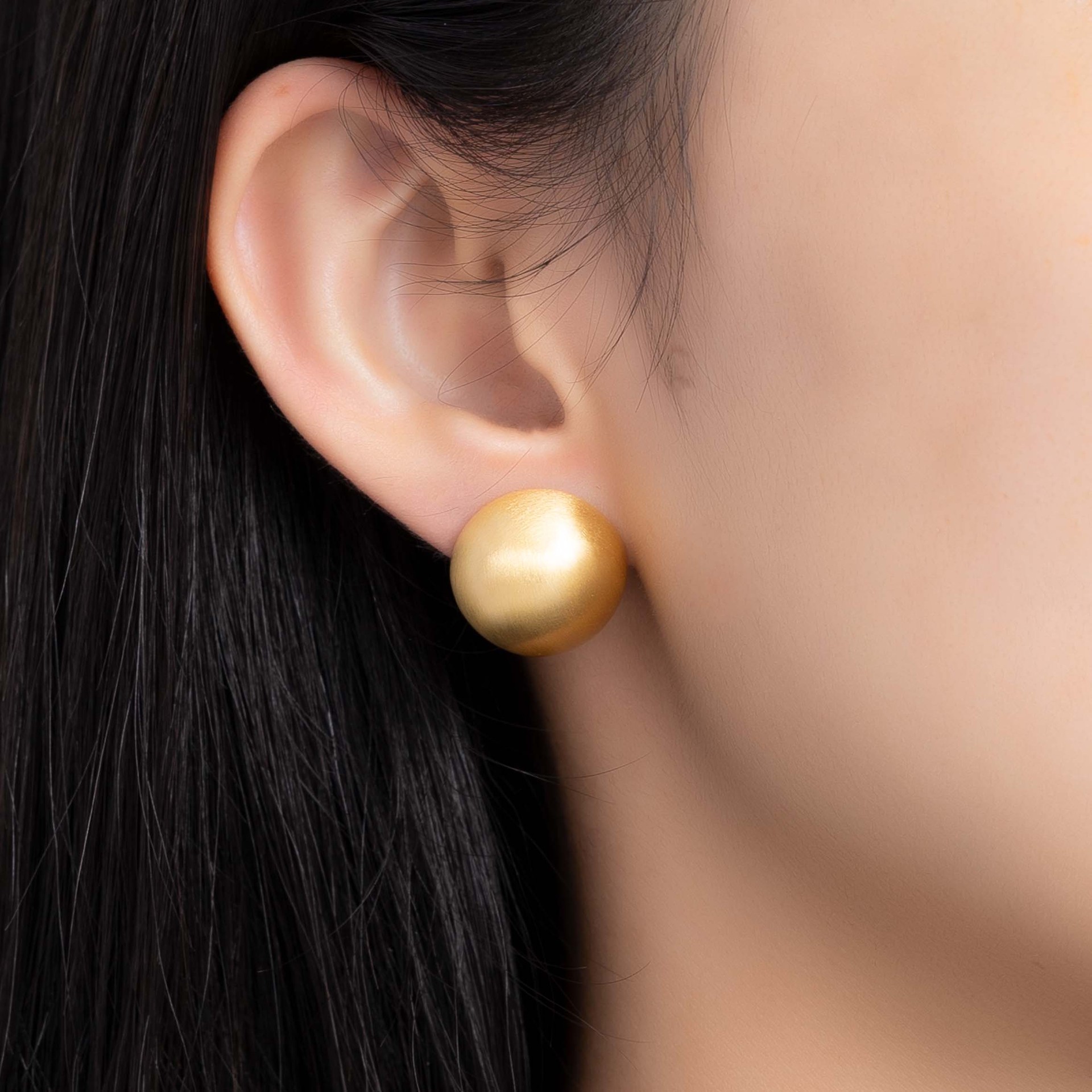 秋冬新款复古简约通勤设计小众气质感耳饰拉丝耳环磨砂圆球耳钉女详情9