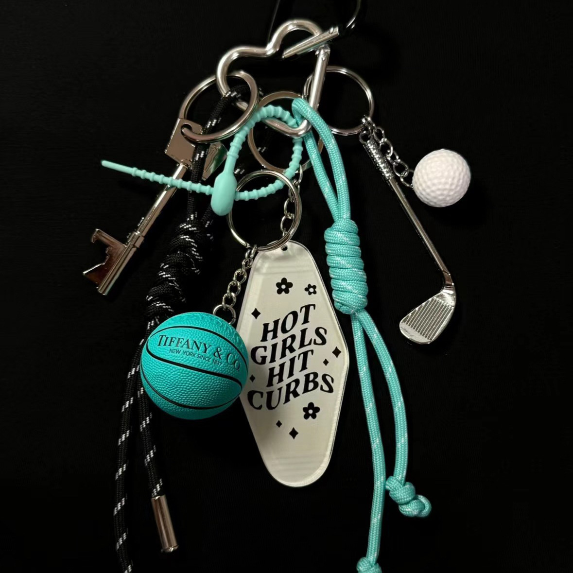 Miu series bag pendants, Dachshund figurine pendants, schoolbags, car lanyards, high-end keychains, baseball accessories pic 9