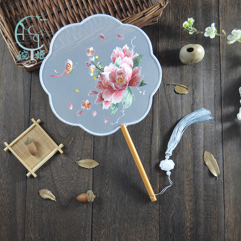 Double-sided embroidered ancient-style round fans, embroidered folding fans, special for Hanfu, Suzhou embroidery, versatile dance fans, factory wholesale pic 7