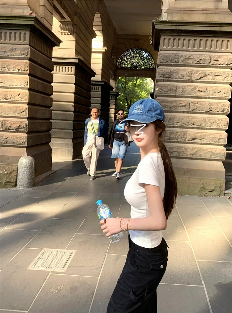 2025新款女式紧身T恤 大U领低领设计 显瘦百搭夏季短款上衣 小个子女生专享 短袖T恤打底衫详情3