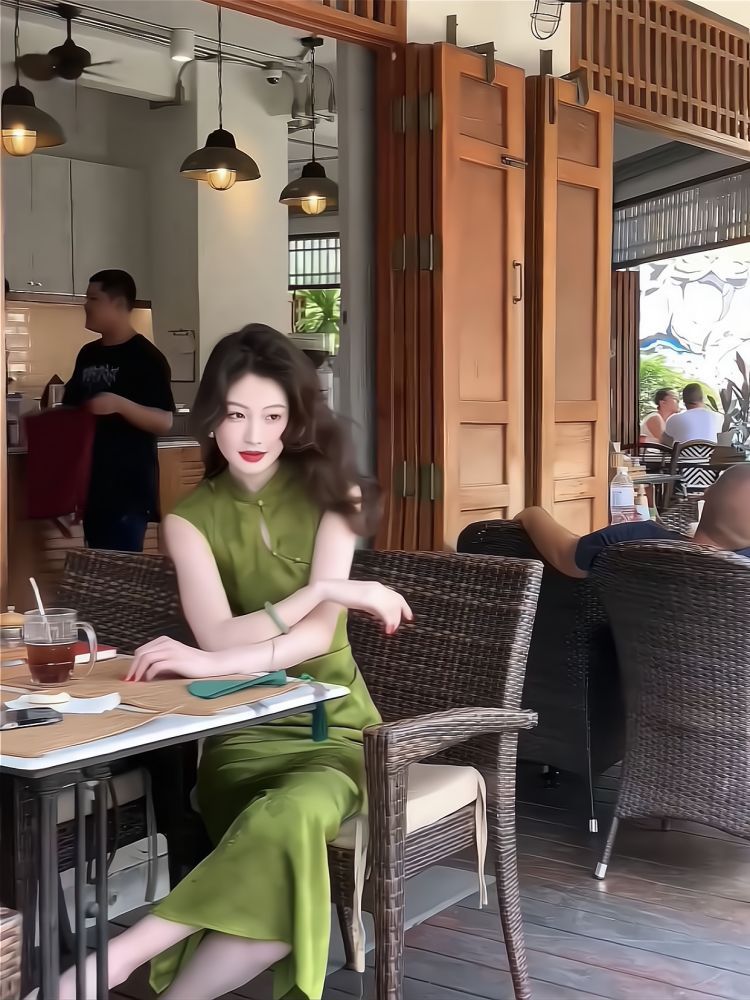 New Chinese-style green slimming and whitening cheongsam dress, a young and elegant summer dress with a light Chinese style and short sleeves pic 10