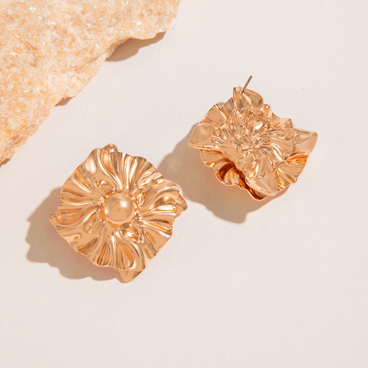 欧美跨境复古水滴形褶皱耳环气质高级感几何椭圆三角形耳钉耳饰女详情3