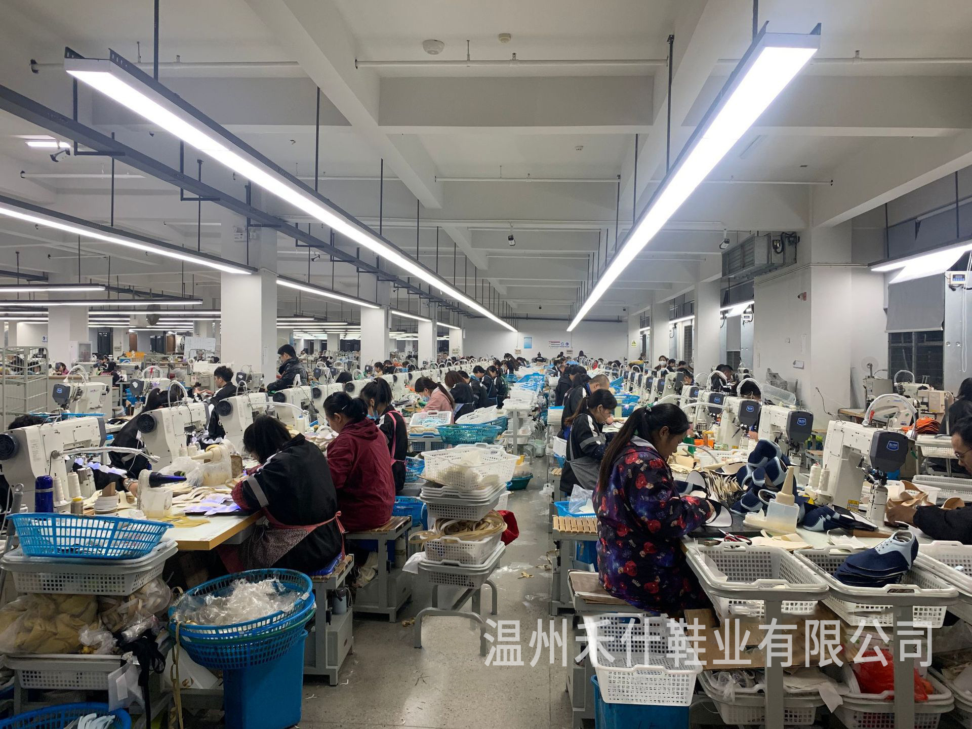 MARCO&JOYCE厚底增高勃肯鞋女冬季新款加绒松糕一脚蹬乐福鞋单鞋详情2