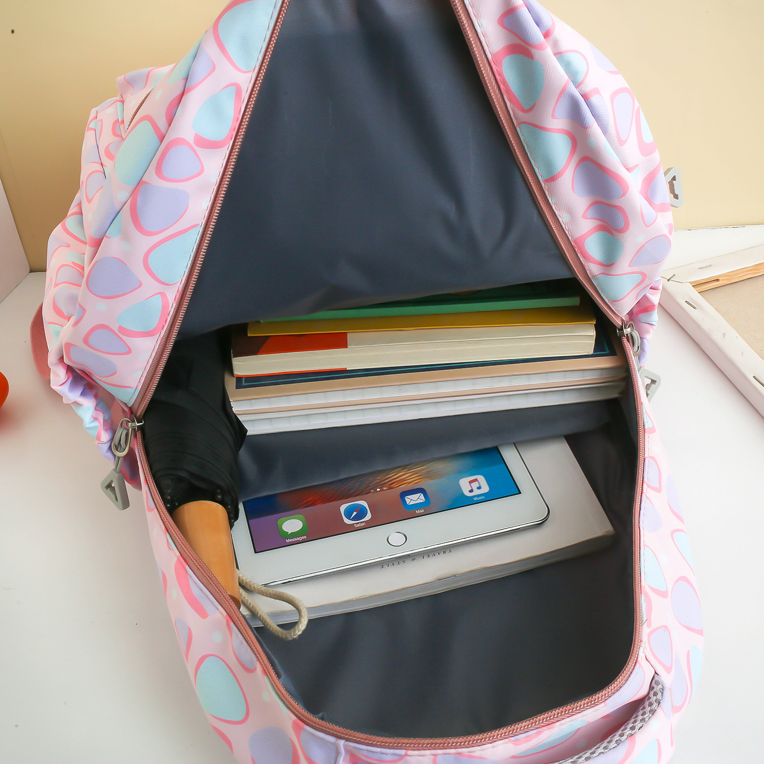 Wholesale of lightweight schoolbags for girls in primary and secondary schools, large-capacity bags for students in grades 3 to 6 on campus, and backpacks for girls pic 26