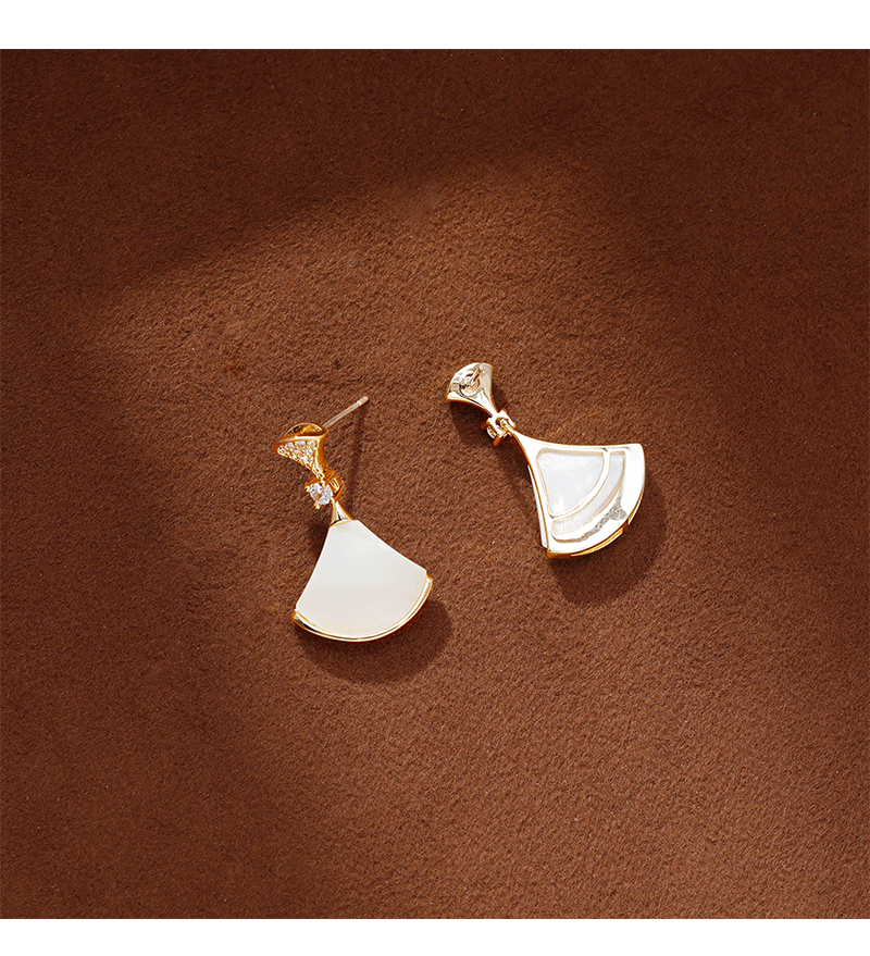 Hyacinth francés fresco suave abanico de conchas pendientes con diamantes moda ligera extravagancia simplicidad diseño de nicho sentido de múltiples accesorios de oído pic 7