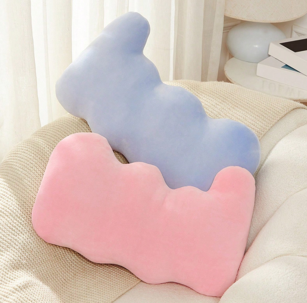 可爱心形抱枕被毛绒沙发靠垫床上头抱枕午睡护腰靠背垫汽车用坐垫详情6
