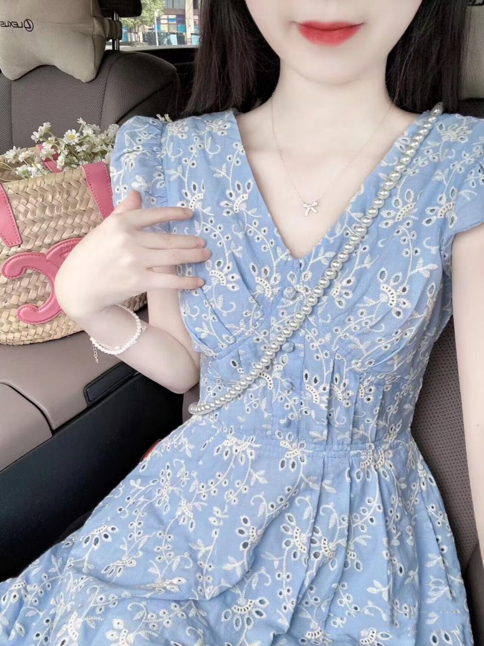A high-end, heavily embroidered blue orange French dress for women, a new summer dress for petite women with a cinched waist and a slimming look pic 3