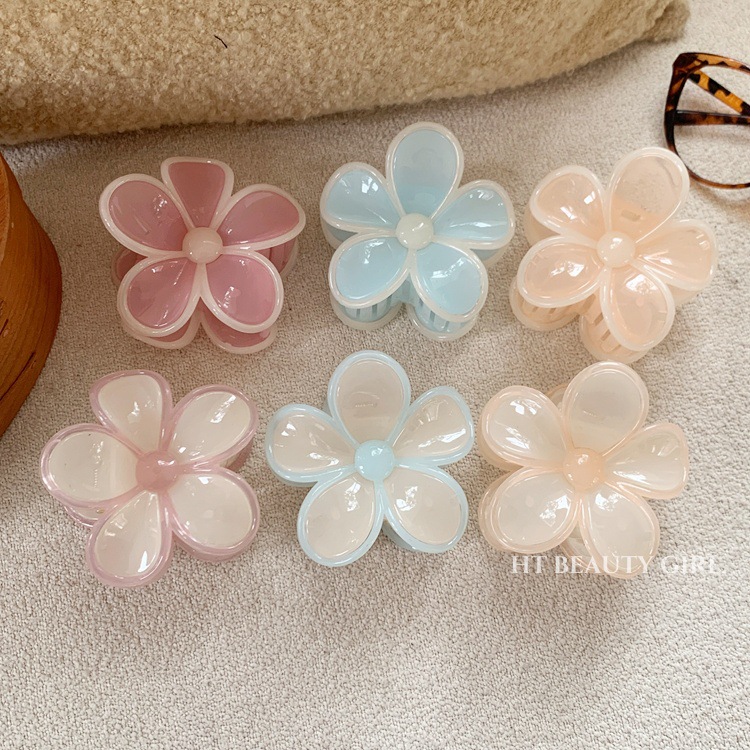 甜美五瓣花果冻色拼接发夹鸡蛋花盘发鲨鱼夹发饰详情5