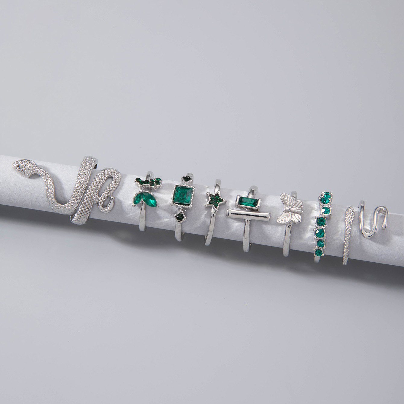 欧美流行饰品戒指手饰 蛇形爱心仿绿宝石镶钻ins风五件套戒指女详情53