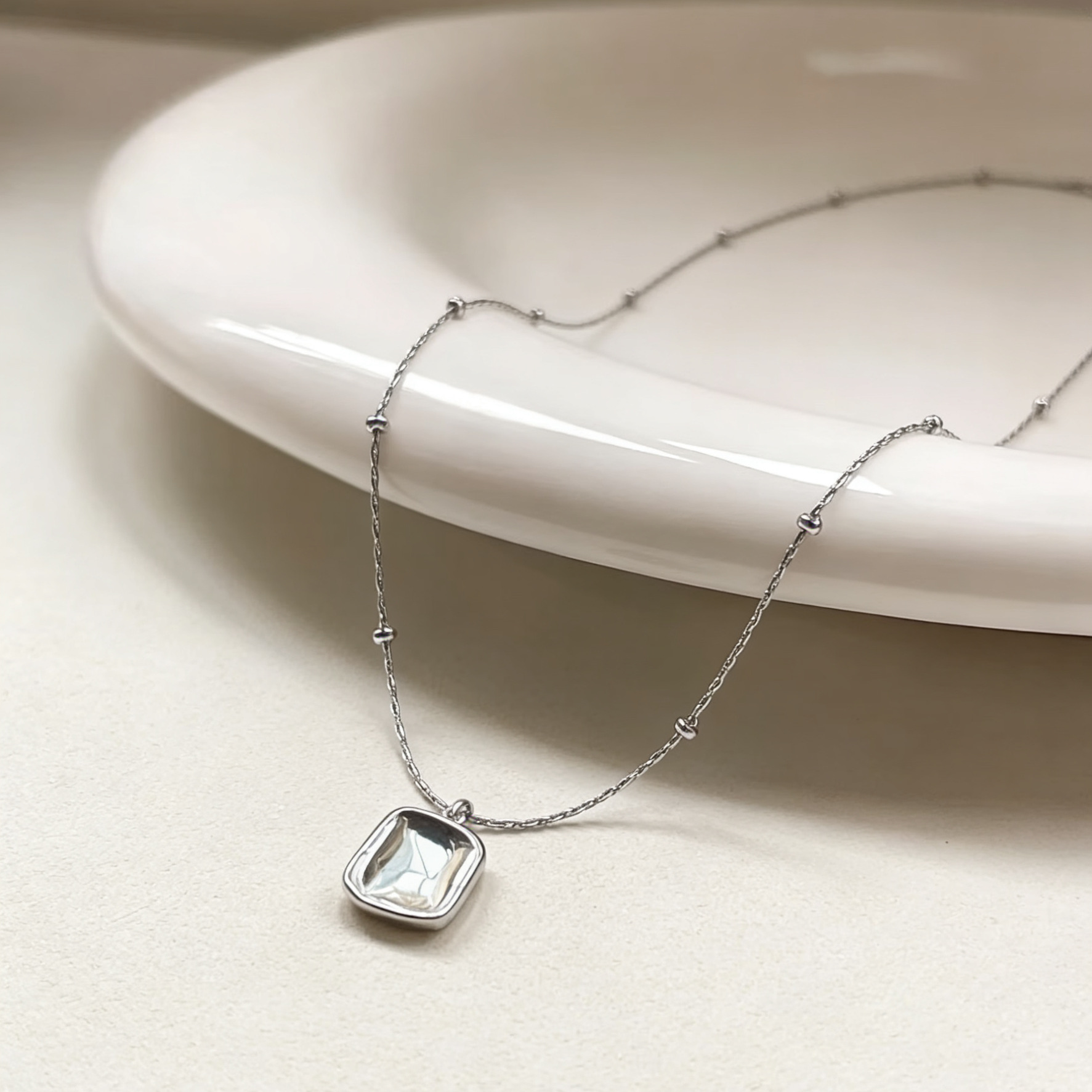 Korean s925 sterling silver 3.5 simple concave square pendant necklace, a niche design for women, collarbone chain neck accessory pic 3