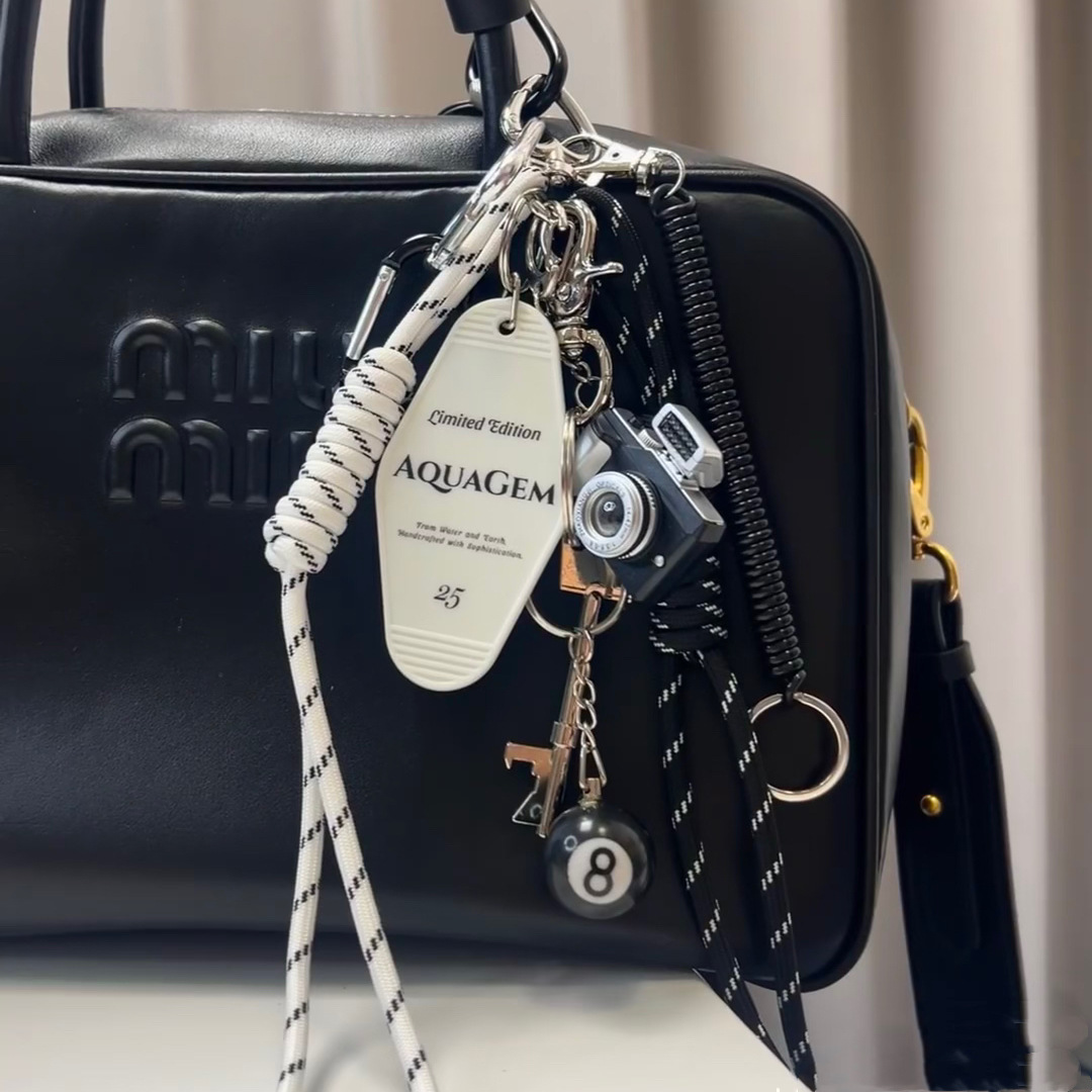 Miu series bag pendants, Dachshund figurine pendants, schoolbags, car lanyards, high-end keychains, baseball accessories pic 8