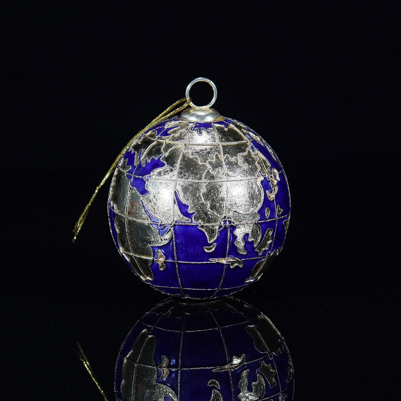 A 90mm Christmas ball in silver blue with a copper base and cloisonne enamel filigree. This is a collection of old Jingtai LAN cultural and artistic collectibles from Beijing pic 4