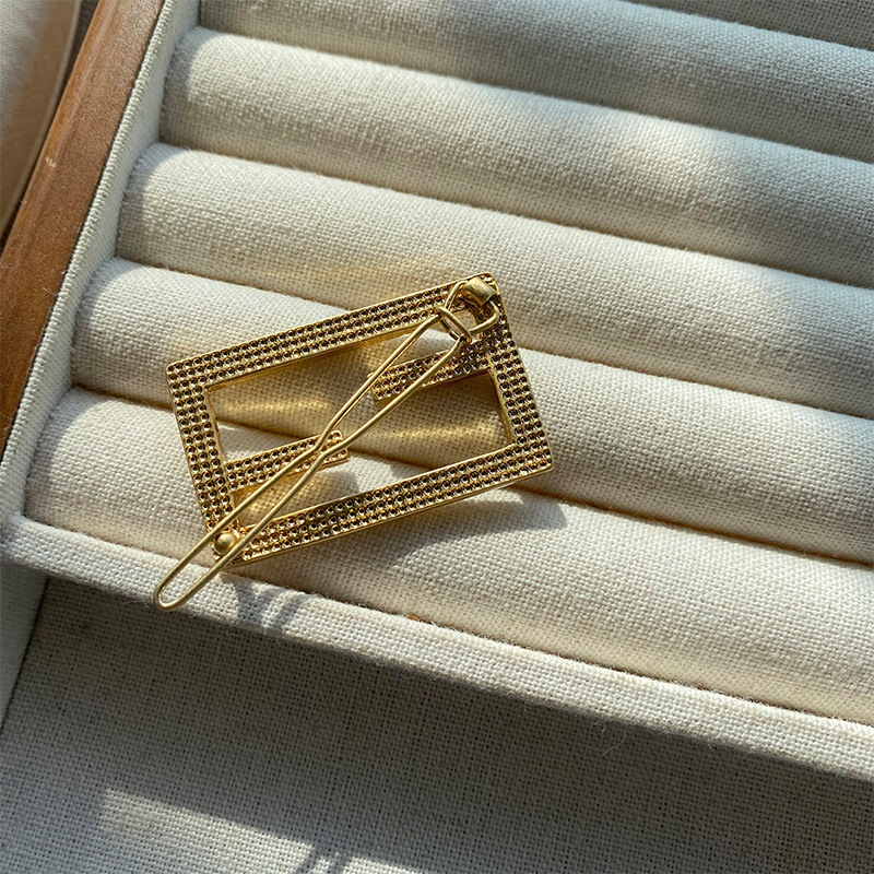 小众设计方形字母胸针饰品百搭精致高级感发夹个性时尚镀金配饰女详情5