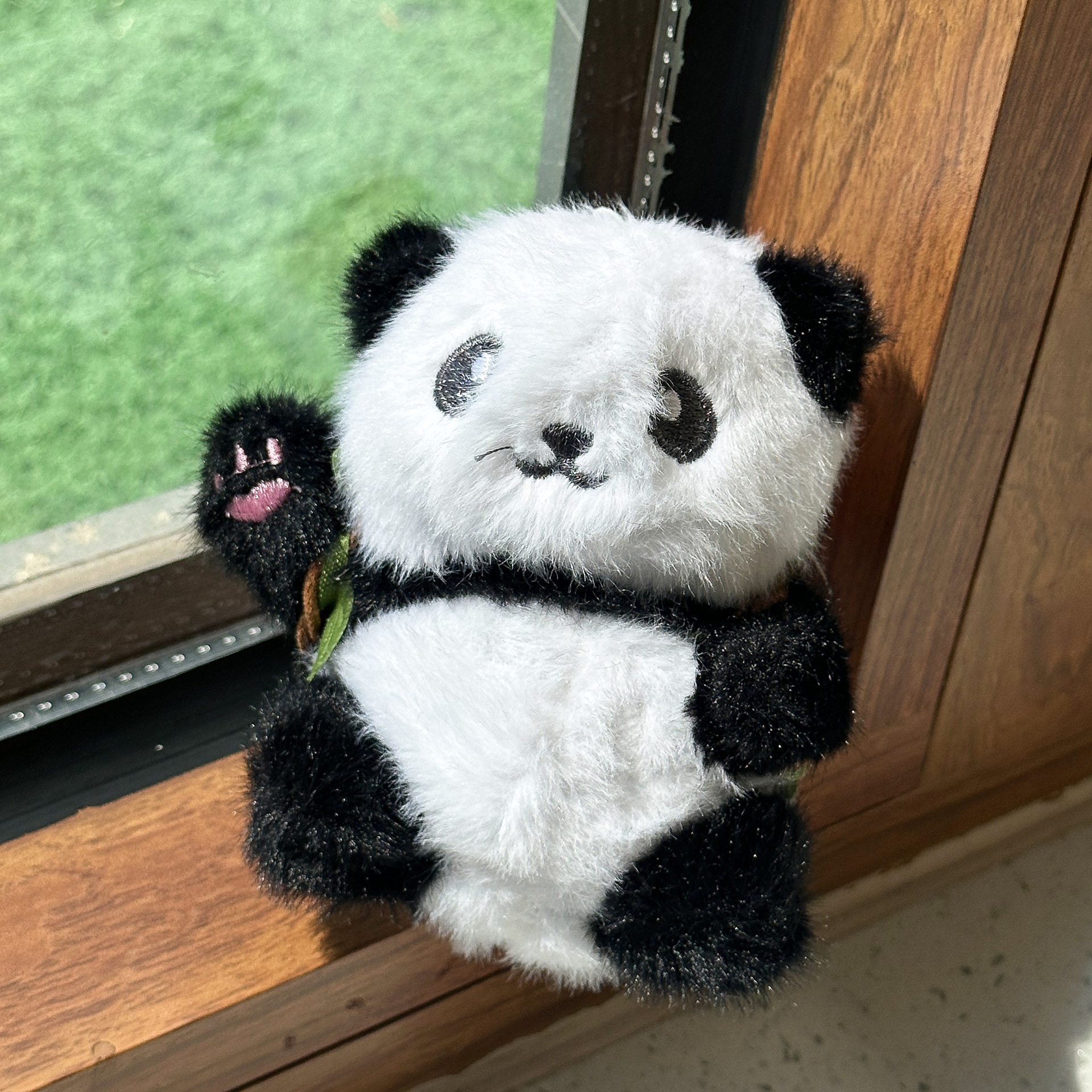 Cute giant panda plush toys, national treasure panda dolls, pendants, small ornaments, stuffed dolls, and tourist souvenirs pic 2