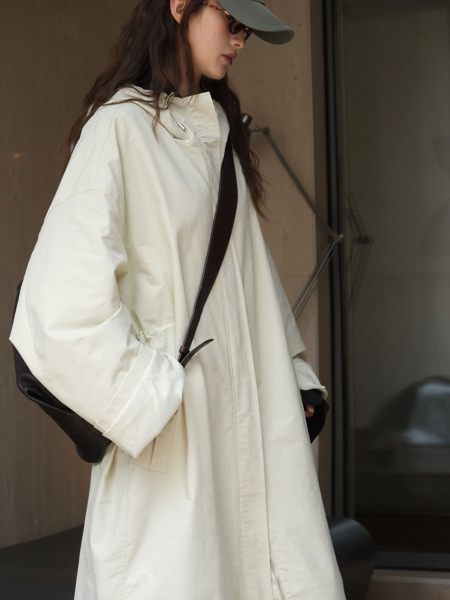 The new autumn Japanese-style outdoor street casual hooded silhouette windbreaker is a slimming and windproof long coat for women pic 34
