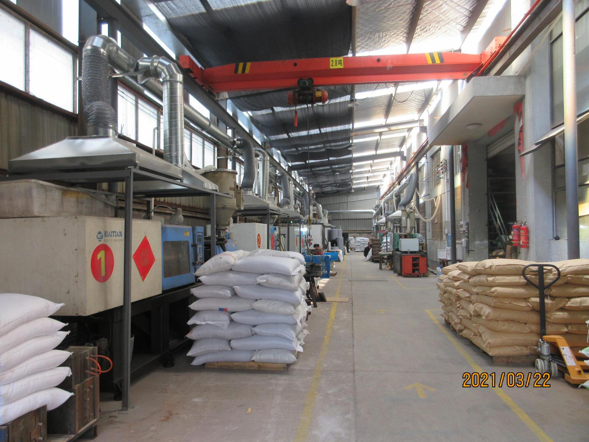 Lumbar vertebrae soothing device, lumbar massager, indoor fitness equipment, lumbar support, stretching and traction factory pic 3