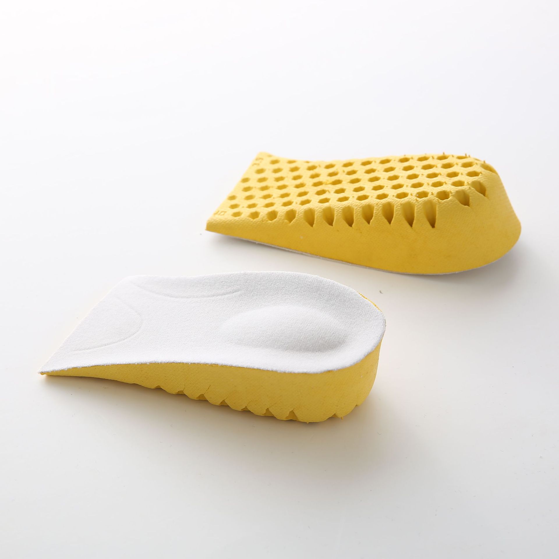 PVC inner height-increasing insoles are not tiring to stand for a long time. Invisible inner height-increasing insoles for both men and women are comfortable and shock-absorbing height-increasing insoles pic 3