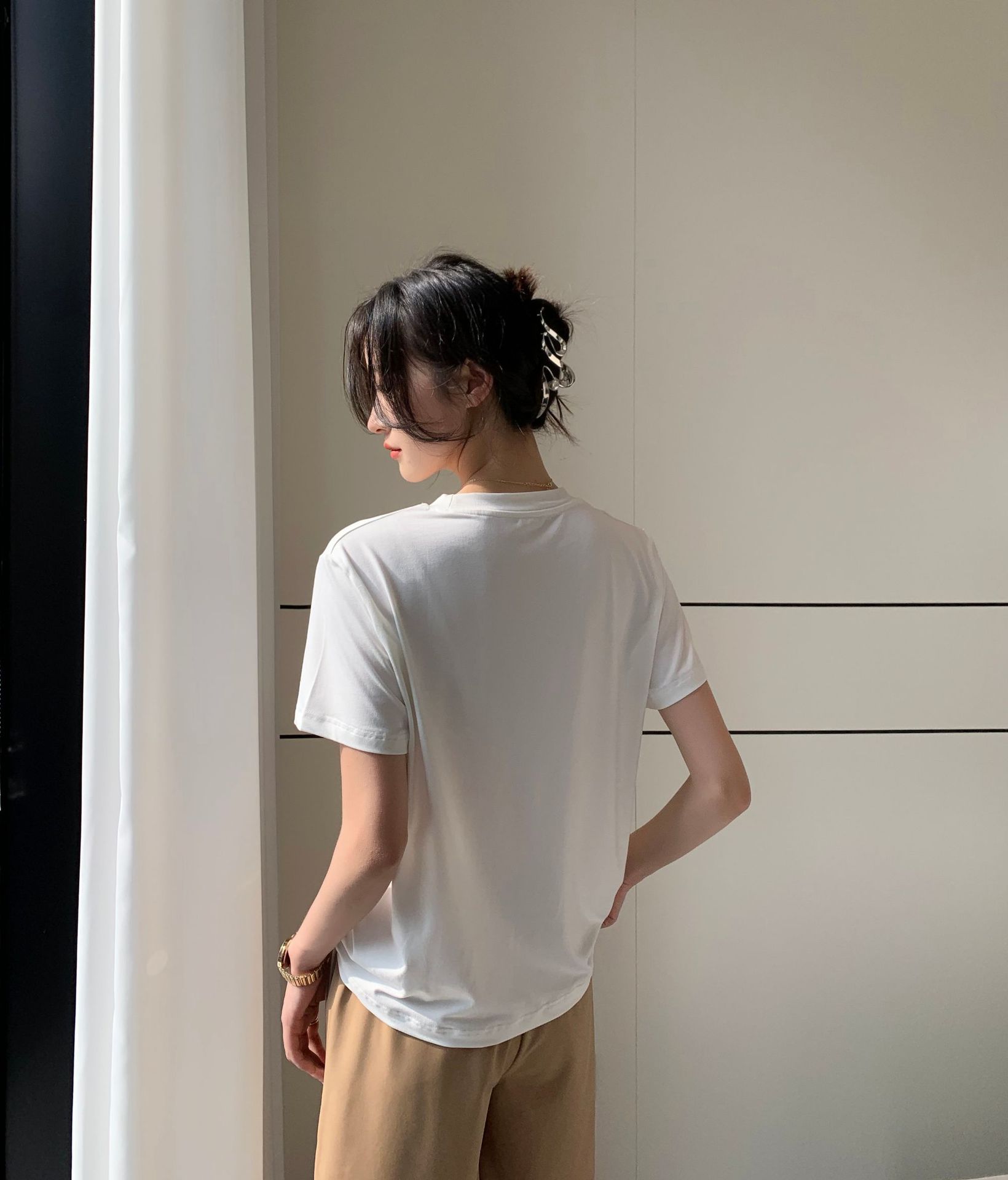白色t恤女短袖夏季2024新款宽松薄款打底衫内搭纯色显瘦v领上衣详情12