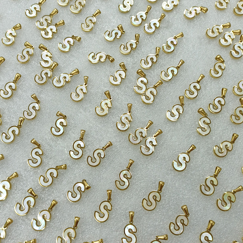 Wholesale cross-border 18K gold shell stainless steel letter pendants, 26 capital letter titanium steel necklaces for women pic 23