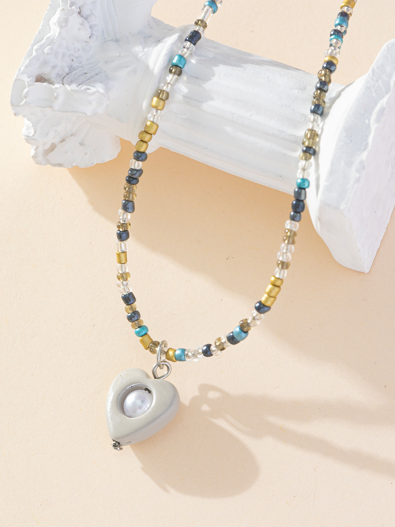 Colorful beaded necklaces in a cute and sweet style, pearl heart-shaped collarbone chains with versatile pendants and necklaces wholesale in a fresh and clean style pic 8