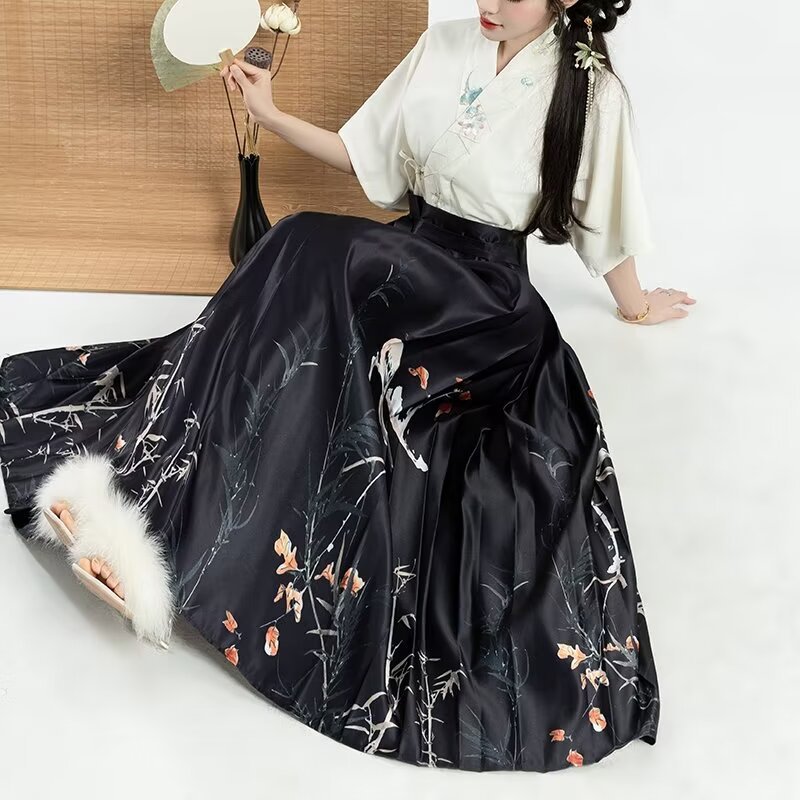 New Chinese-style horse face dress for women in spring 2024, one-piece long dress, A-line hip-covering pleated half-length dress, Chinese trend pic 9