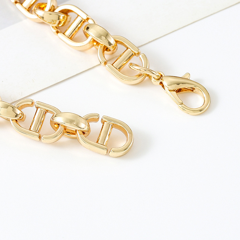 现货高级感小众设计女士腕表轻奢镶钻方形石英女休闲时尚手链表详情7