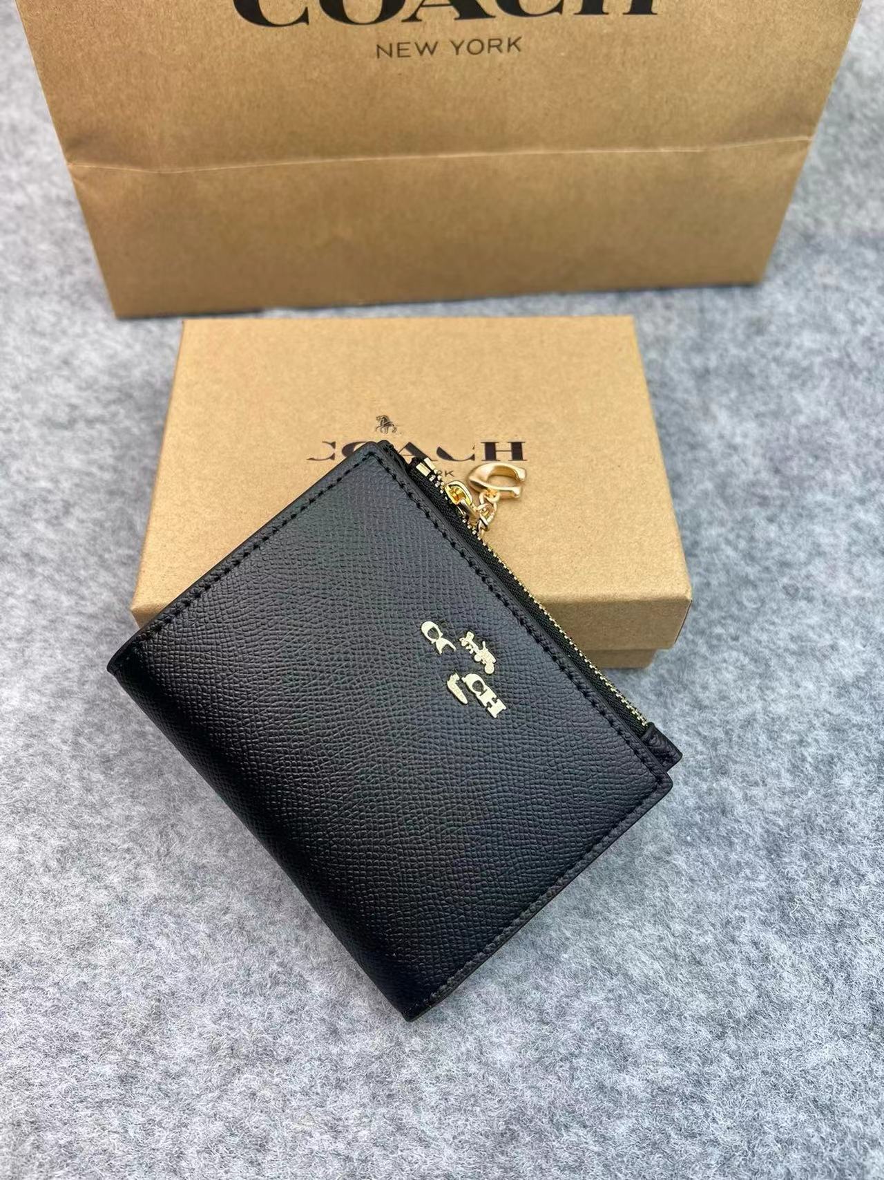 C家两折钱包多卡位PVC印花拉链钱包真皮手拿证件包多款可选详情5