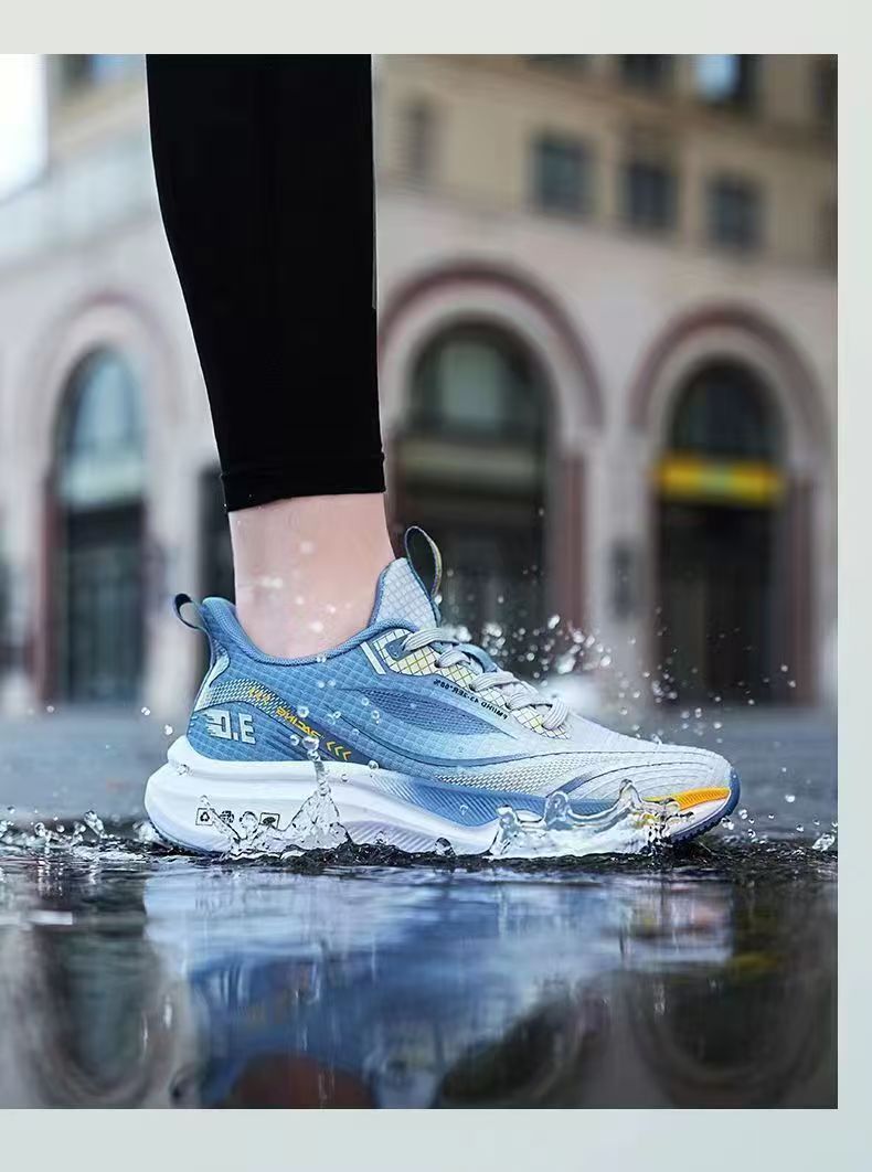 跨境批发男鞋潮流新款跑步鞋百搭户外男士运动鞋时尚网面透气鞋子详情3