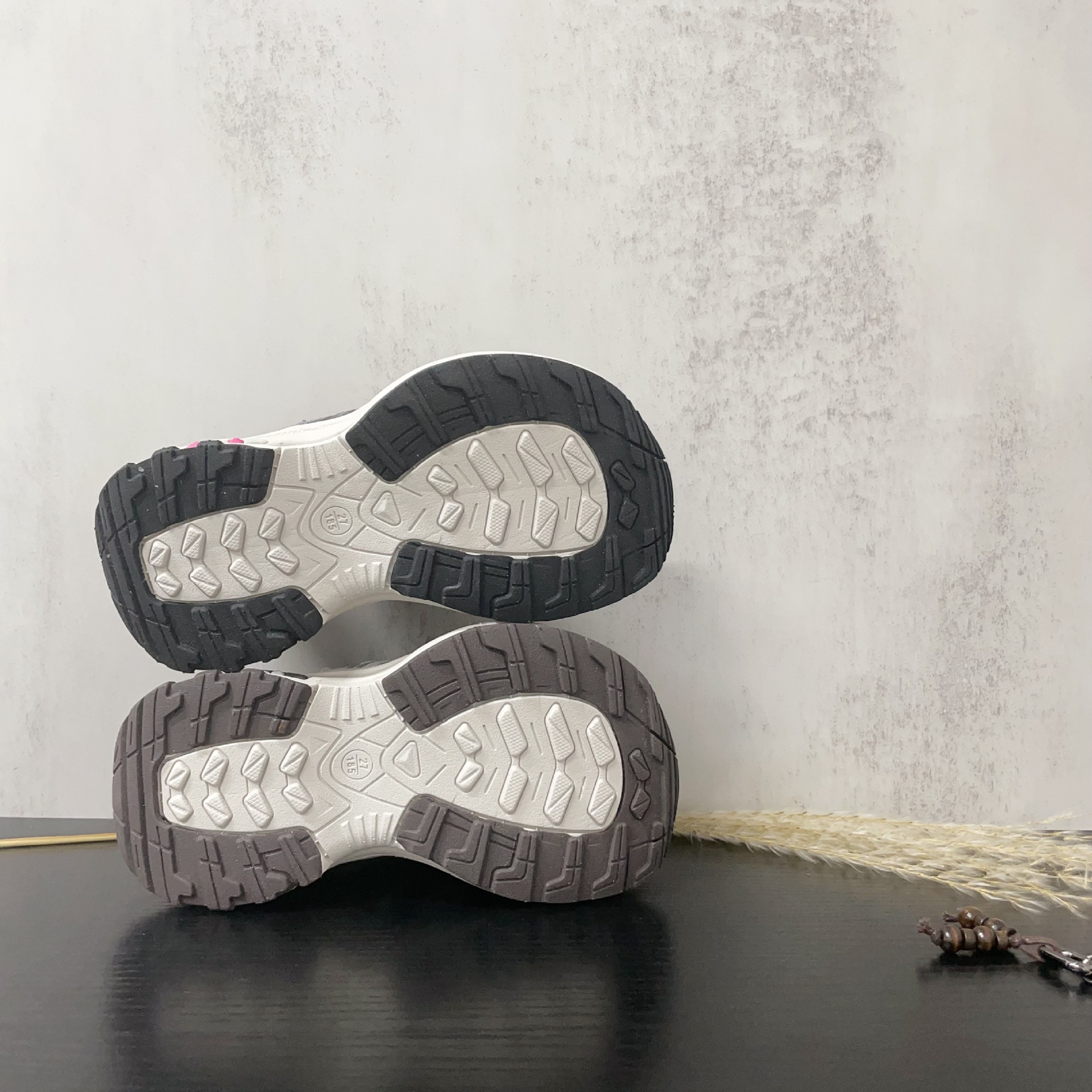 Classic color-blocked pattern decorative spliced drawstring fleece warm sports shoes for men and women in winter 2025 pic 19