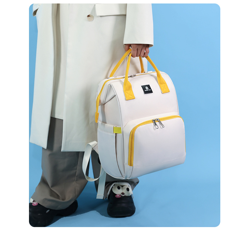 新款妈咪包多功能轻便百搭双肩包带娃外出大容量母婴包孕妈待产包详情26