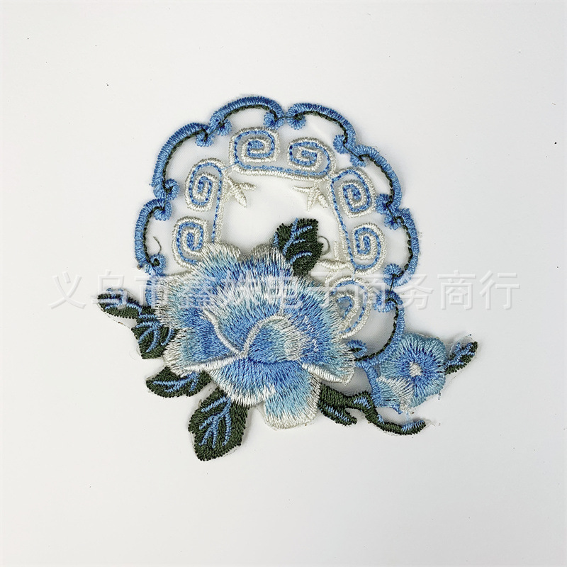 Ethnic-style computer-embroidered organ-gauze round Chinese-style double fish playing with lotus, double-sided computer-embroidered fabric sticker pic 9