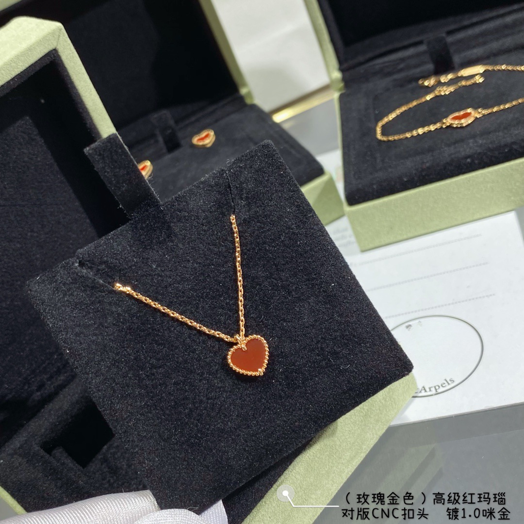 高版本v金四叶草红玉髓爱心项链镀18K玫瑰金心形吊坠手链耳钉详情6