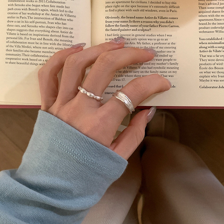 The ins niche design texture S925 sterling silver ring is a simple, luxurious and high-end index finger ring for women. It can be adjusted pic 6