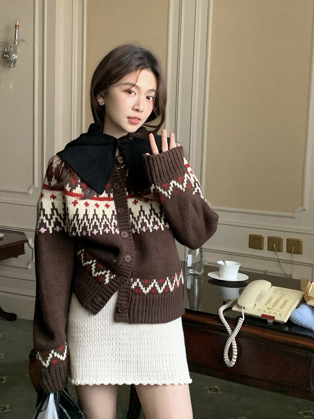费尔岛复古美式少女撞色波普提花单排扣针织开衫厚实保暖毛衣外套详情4