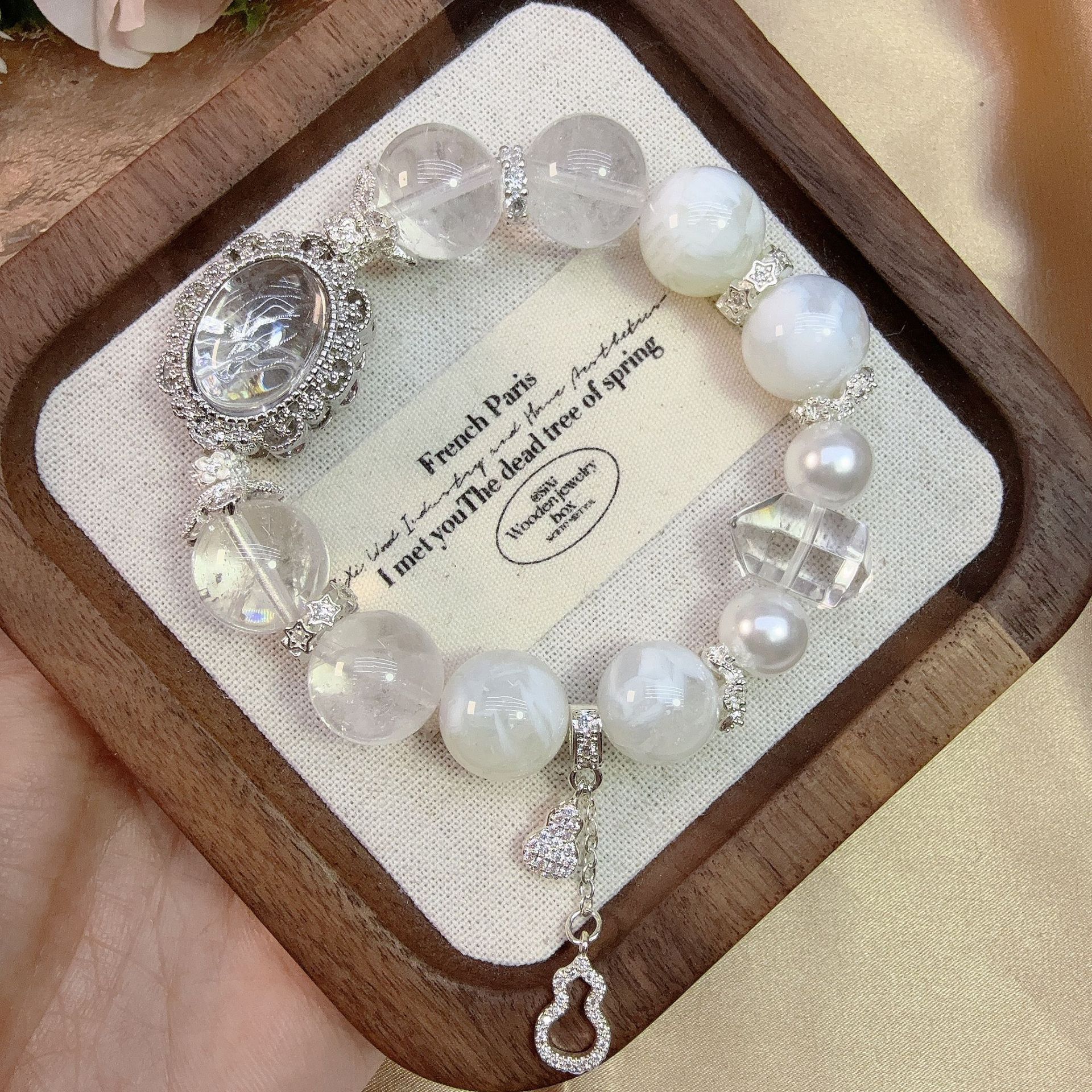 天然白阿塞雪花幽灵14m贝珠10m搭白水晶魔盒轻奢女士手串S0454详情1