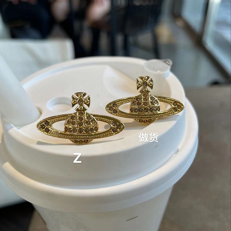 The classic full diamond Saturn stud earrings with finely set planet earrings of the Empress of the West, the same style as NANA pic 3