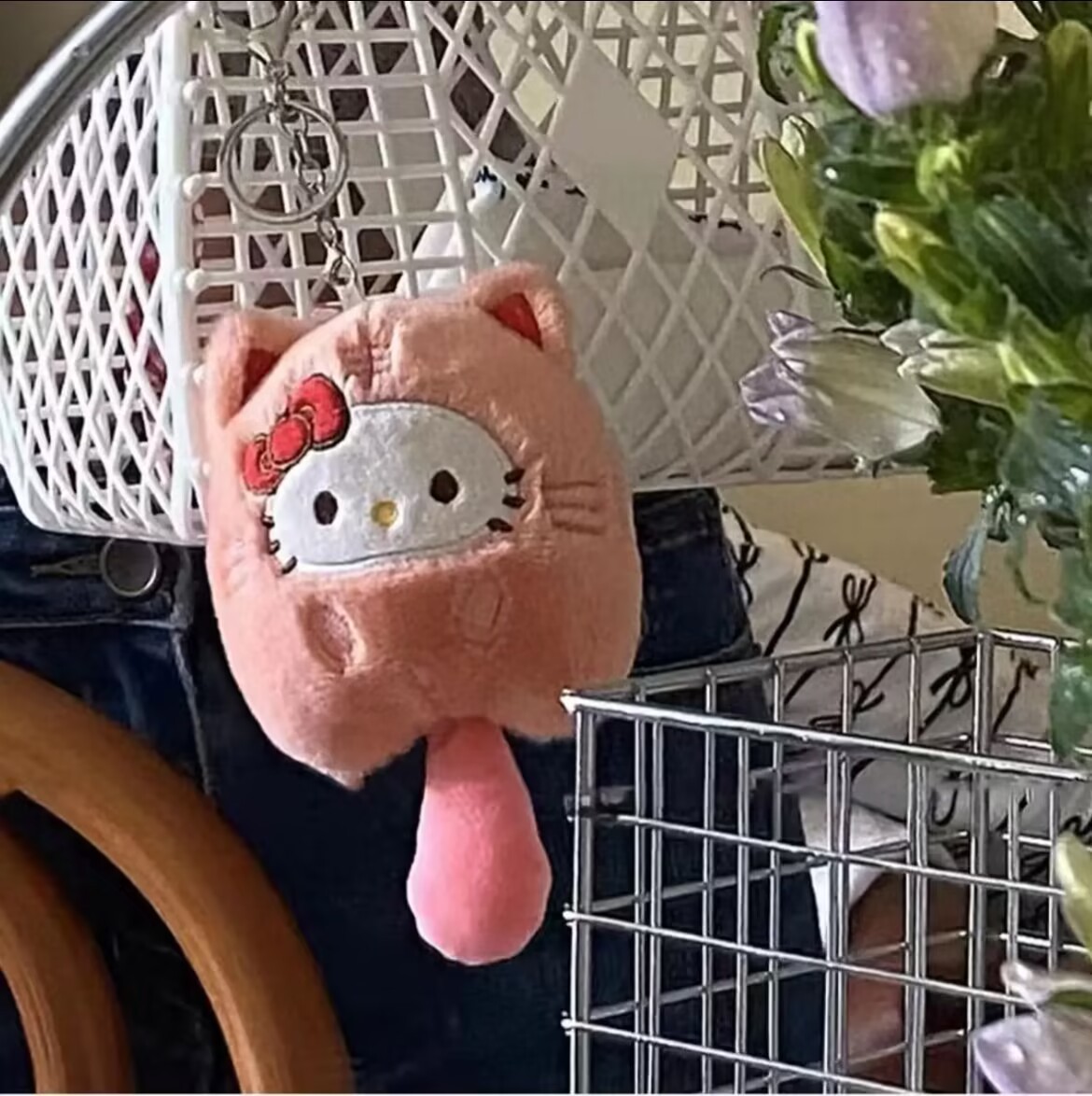 Wholesale of popular and trendy cute plush toys, student backpacks, bag hangers, plush pendants, keychains and other accessories pic 2