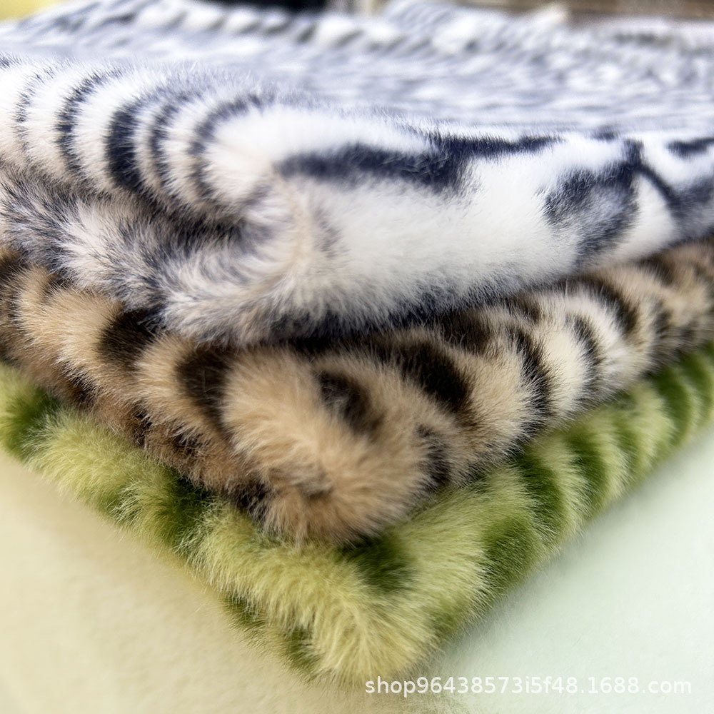 500克欧貂印花高低毛毛绒布彩色点点玩具箱包沙发抱枕宠物窝面料详情7