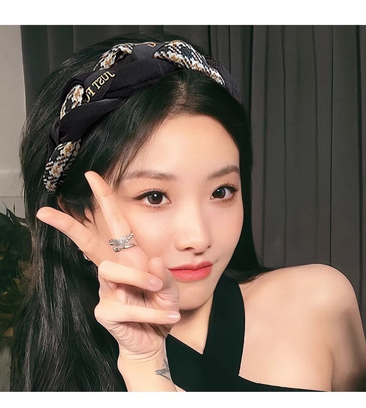 白鹿同款高颅顶发箍女发捆网红2025年新款头箍高级感发卡麻花头饰详情8