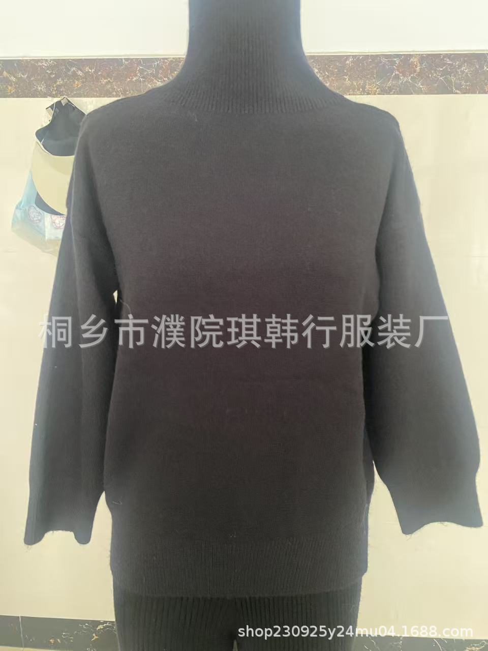 A loose and versatile knitted pullover with a laid-back style for women to wear over a high-neck sweater from Europe and America in the autumn and winter of 2025 pic 10