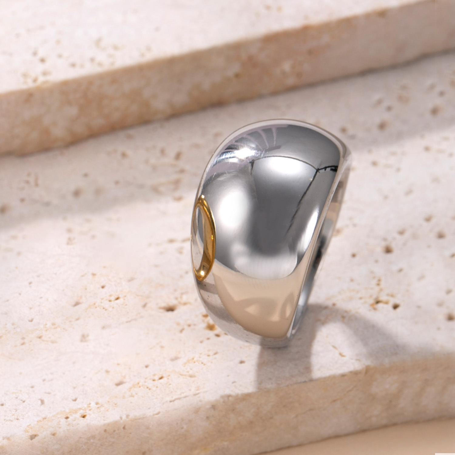 亚马逊新品钛钢戒指铸造弧形光面戒指女时尚百搭不锈钢饰品批发厂详情5