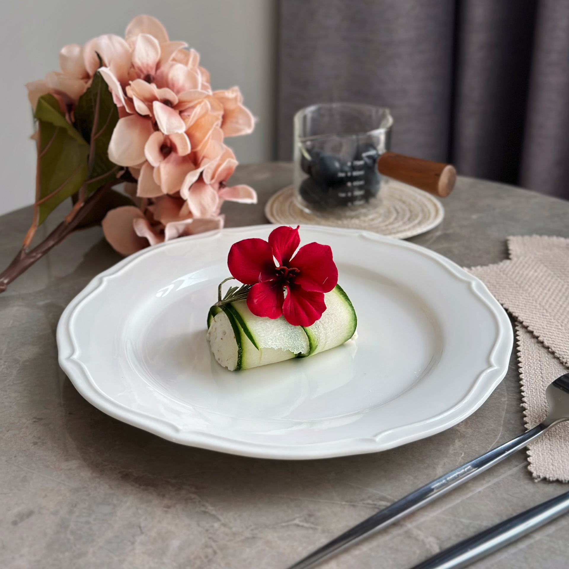 法式欧式复古花边浮雕纯白陶瓷盘子ins风高级感甜品盘早餐点心盘详情12