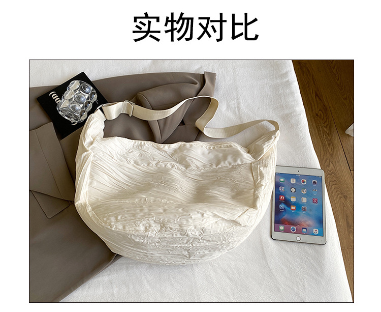 新品褶皱半月包简约时尚斜挎包大容量潮搭单肩包慵懒风都市休闲包详情5