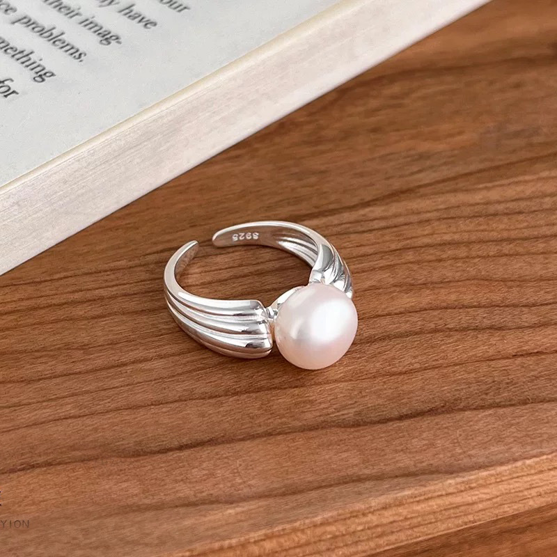 s925 sterling silver 11.15 natural shell pearl ring, a niche design for women with a sense of elegance and sophistication. The open ring is adjustable pic 4