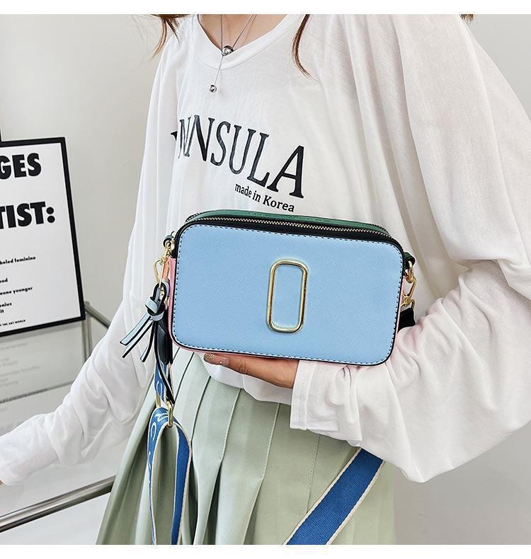 The 2024 new style of European and American simple, retro and fashionable camera bag for foreign trade features a trendy and niche design with a letter crossbody bag pic 7