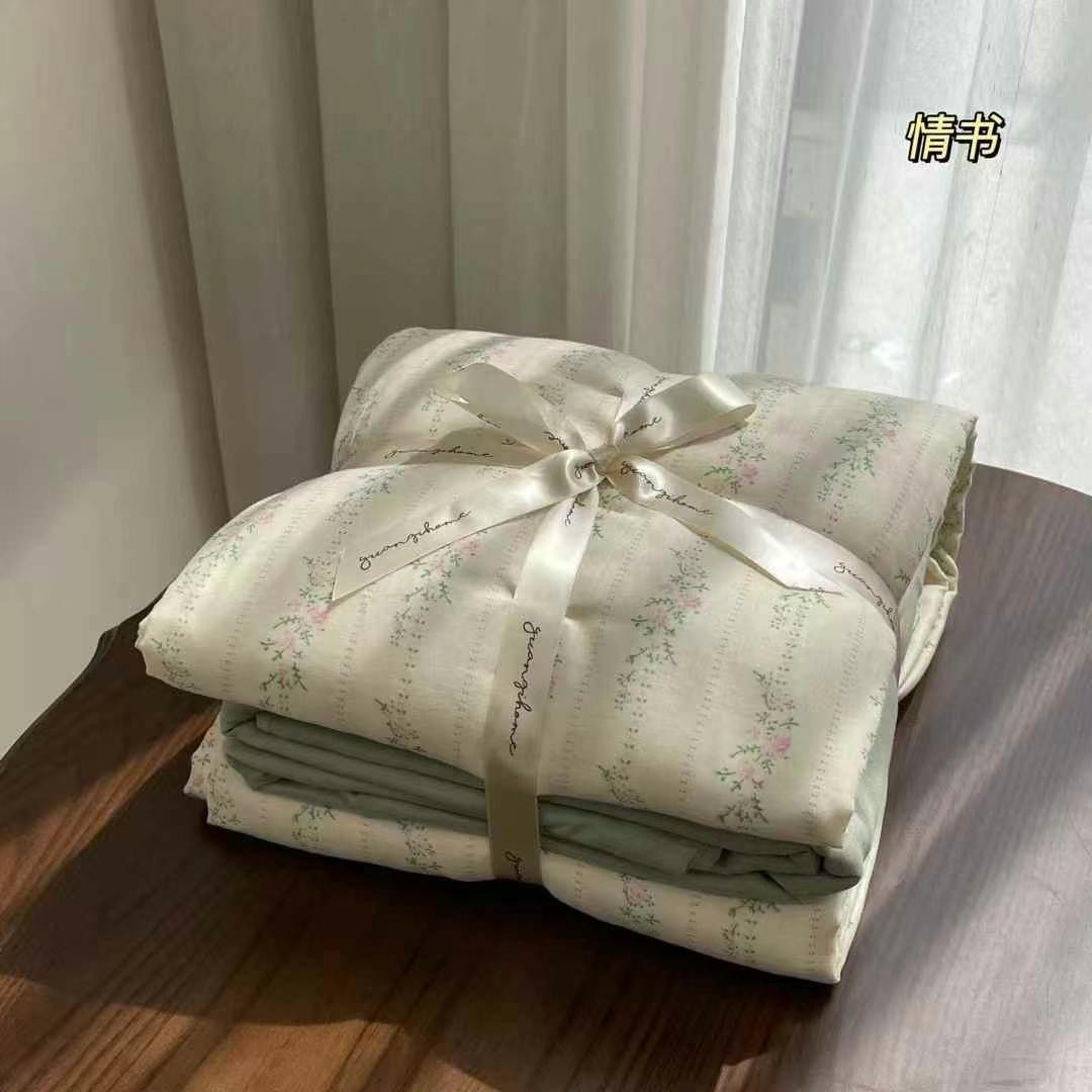 A set of three or four pieces with fresh small floral print double-layer yarn, pure cotton soft naked sleeping quilt cover and cartoon bedding pic 17