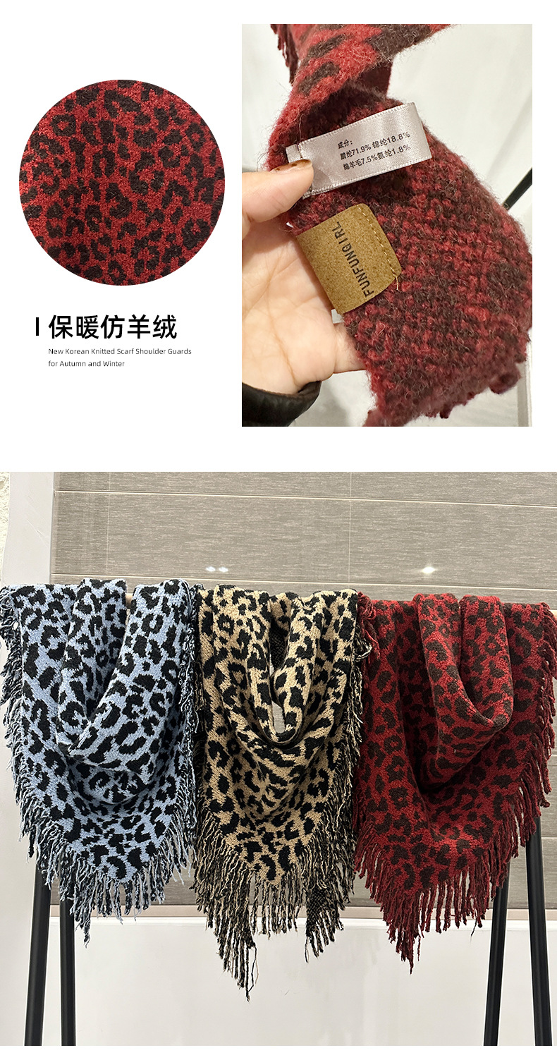 A new autumn and winter collection of leopard-print fringed scarves for women, featuring a high-end woolen triangular shawl and a retro and fashionable shawl. Wholesale from street stalls pic 22
