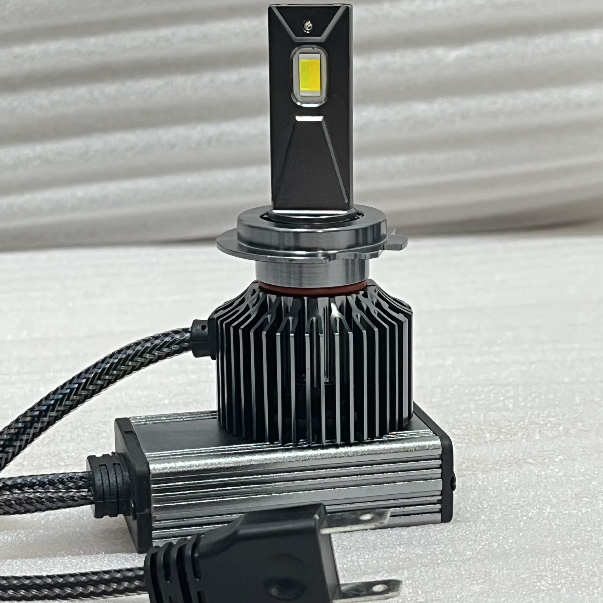 New 150W high-brightness automotive LED headlights, high-power LED car lights with 3 color temperatures, cross-border best-selling automotive headlights pic 3